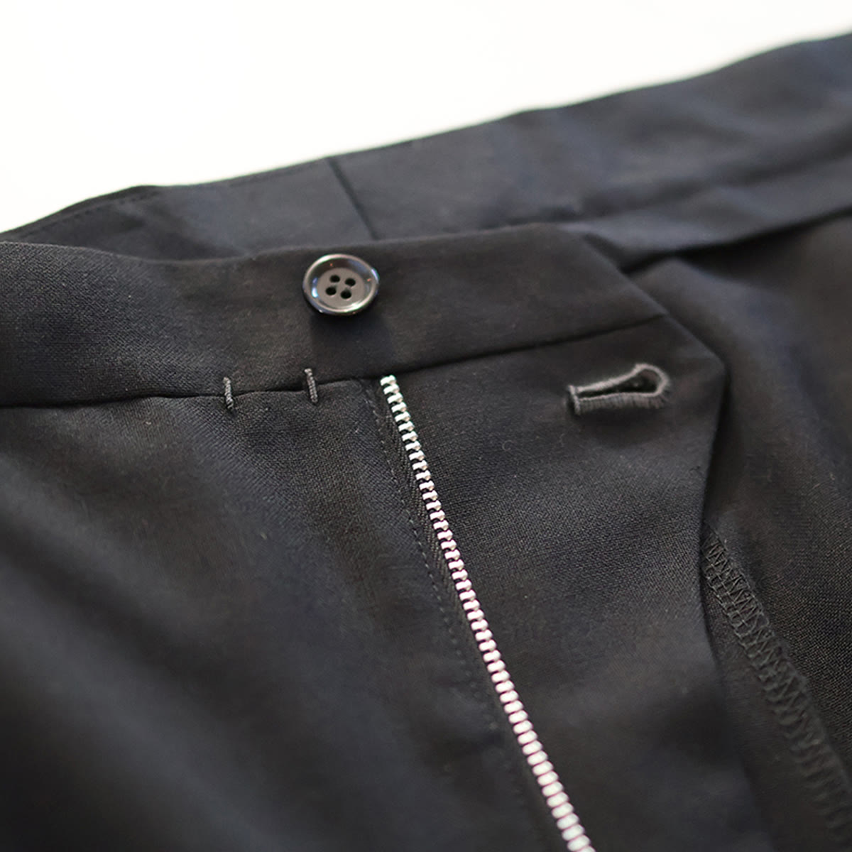 Detail van pantalonconstructie
