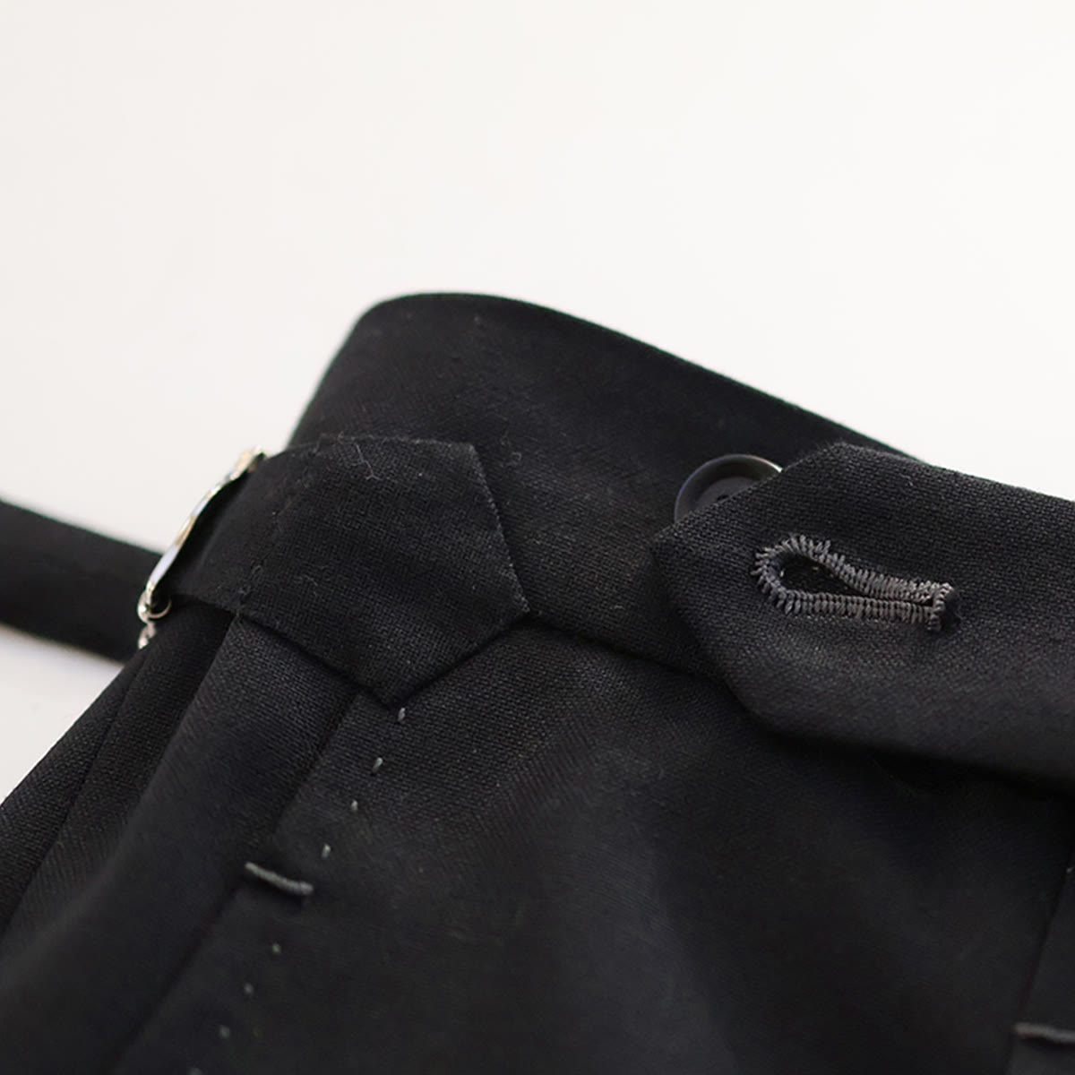 Kleermakersdetail van pantalon